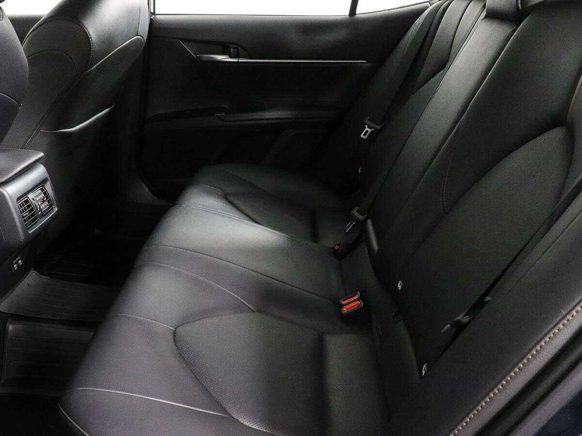 Toyota Camry 2019 года с пробегом. Фото: #7