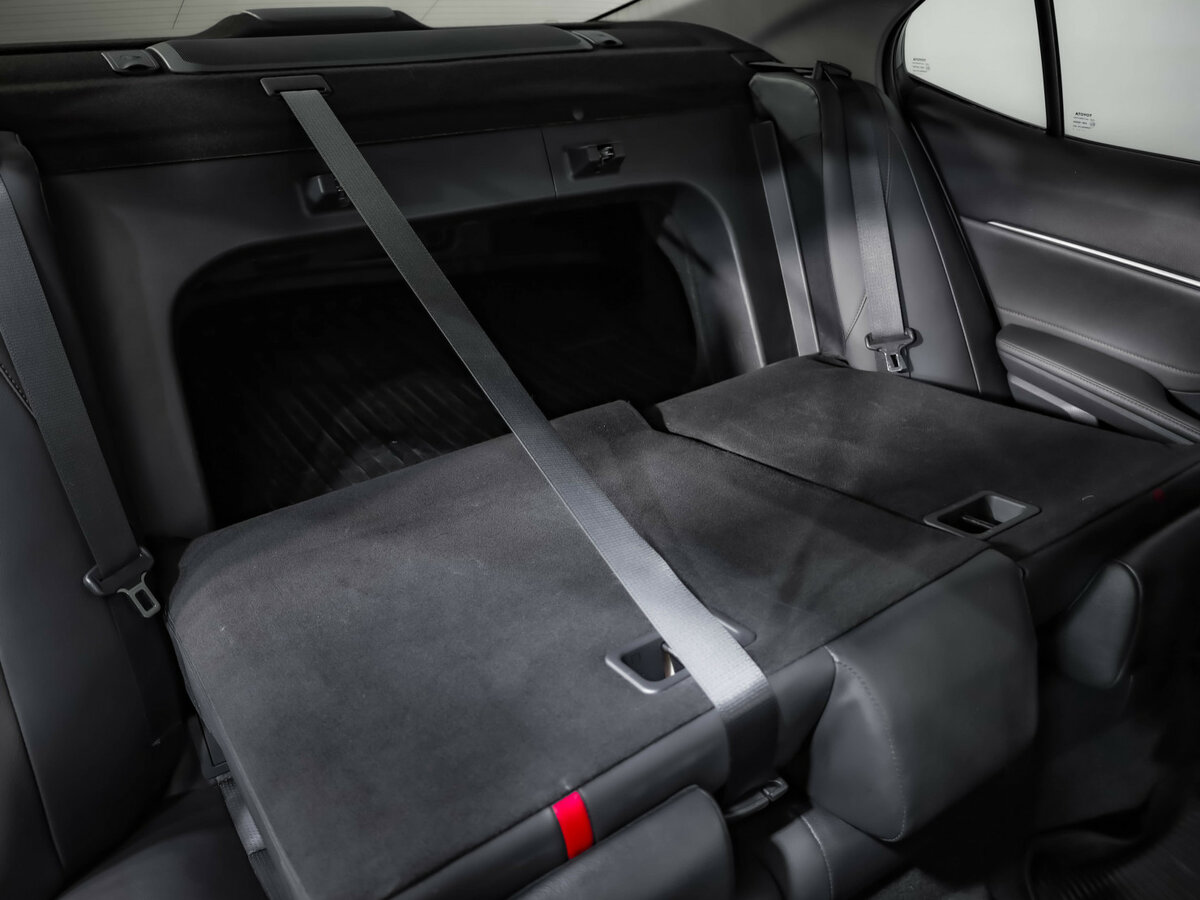 Toyota Camry 2021 года с пробегом. Фото: #26