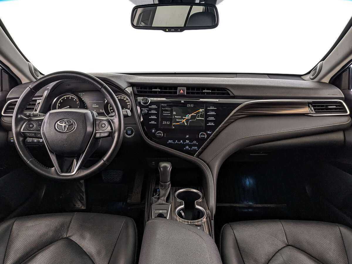 Toyota Camry 2018 года с пробегом. Фото: #10