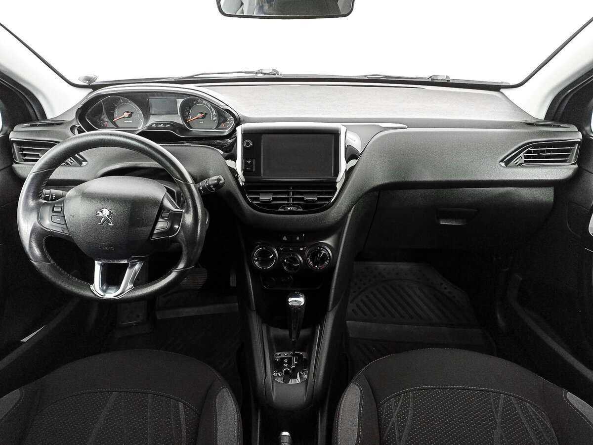 Peugeot 208 2013 года с пробегом. Фото: #11