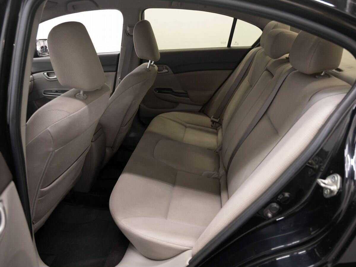 Honda Civic 2012 года с пробегом. Фото: #8