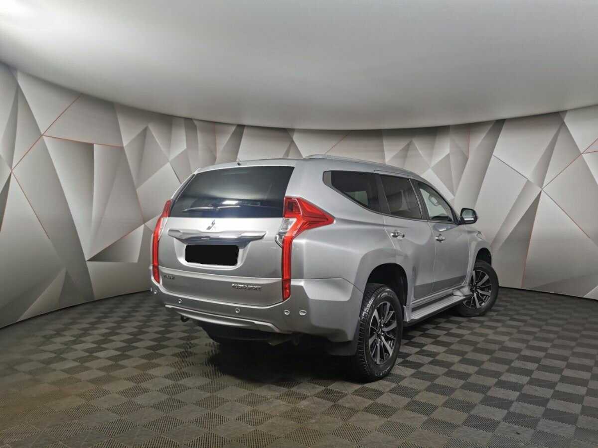 Mitsubishi Pajero Sport 2017 года с пробегом. Фото: #1
