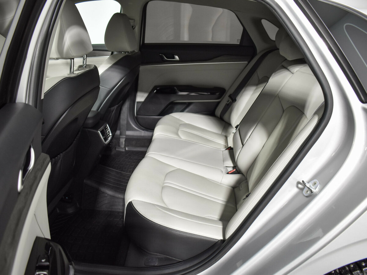 Kia K5 2021 года с пробегом. Фото: #10