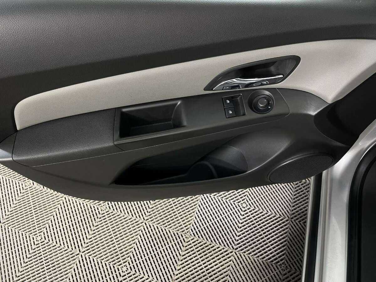 Chevrolet Cruze 2014 года с пробегом. Фото: #6