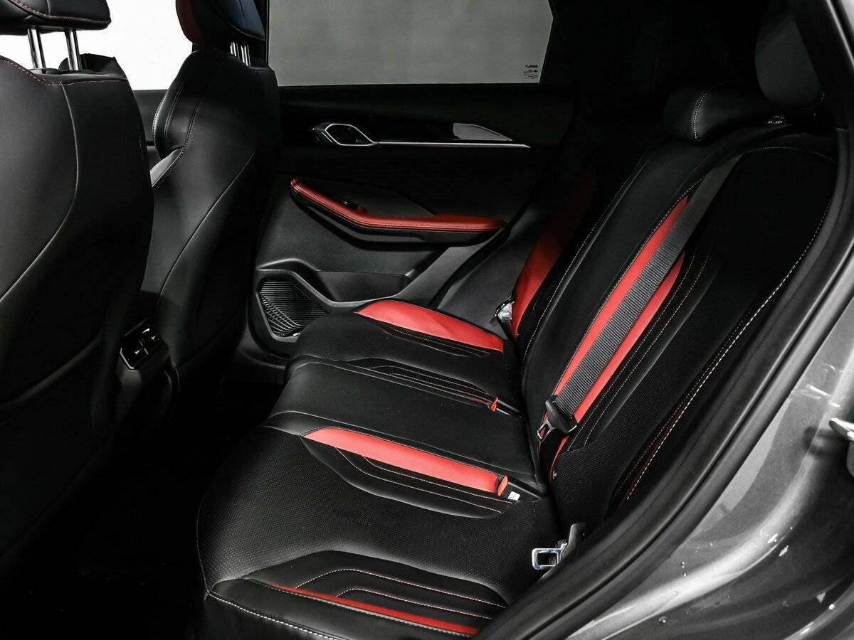 Geely Coolray 2024 года с пробегом. Фото: #11