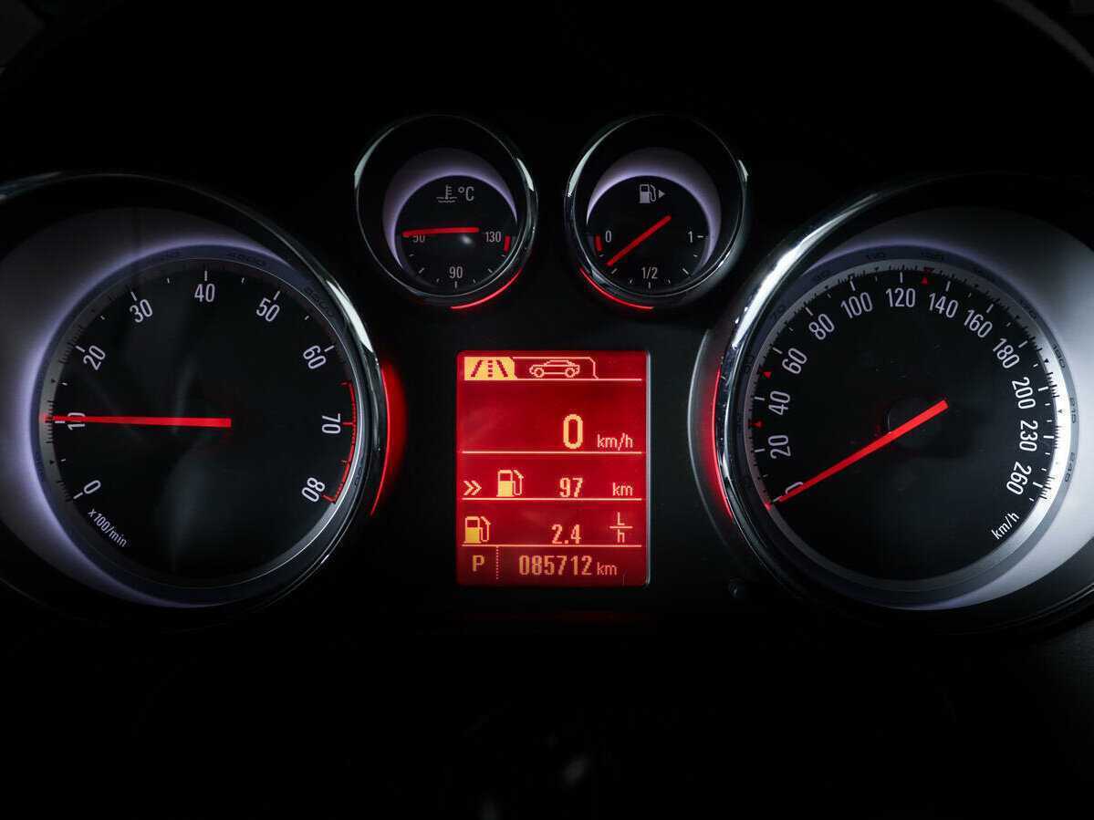 Opel Astra 2014 года с пробегом. Фото: #8