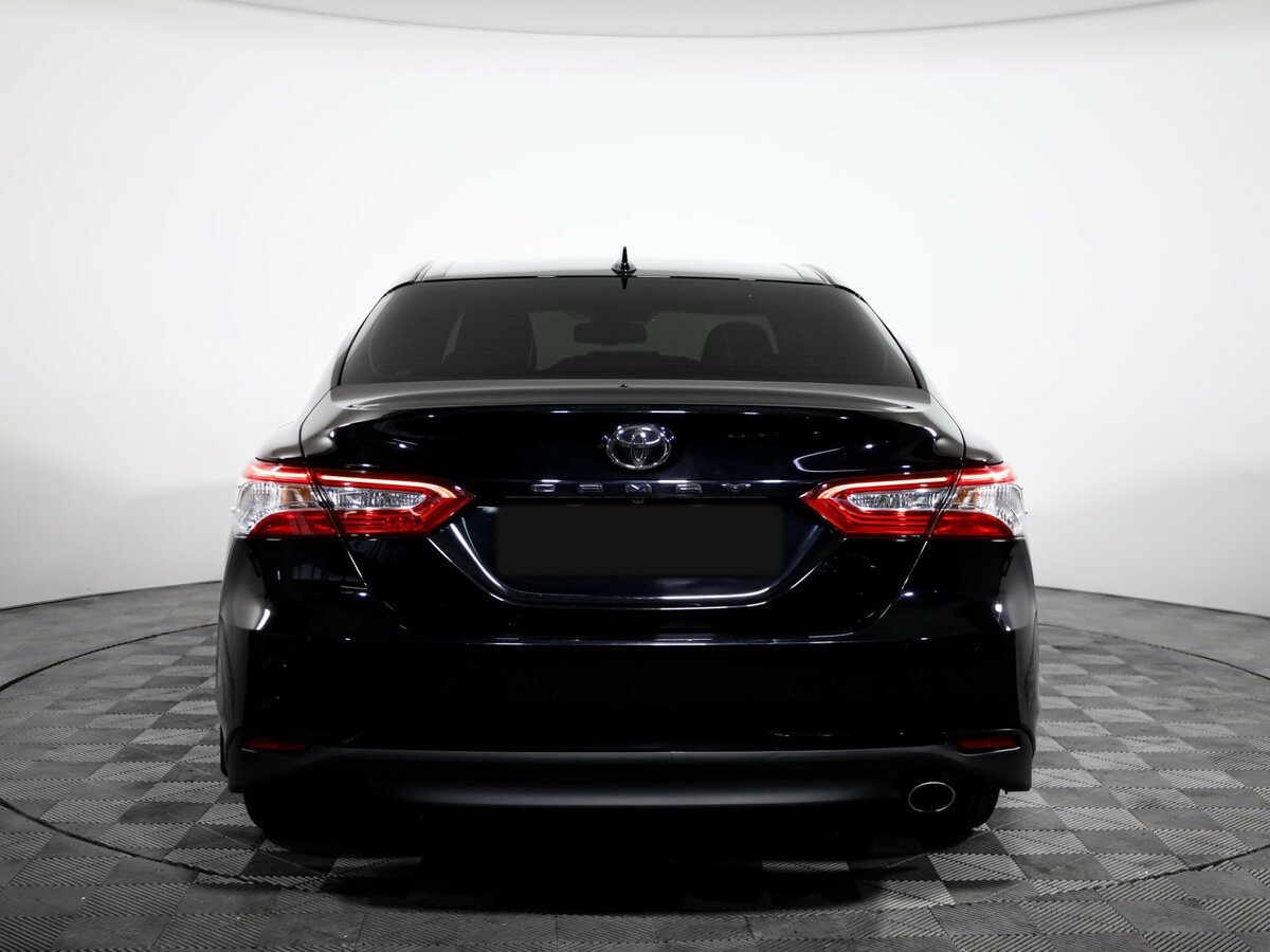 Toyota Camry 2021 года с пробегом. Фото: #3