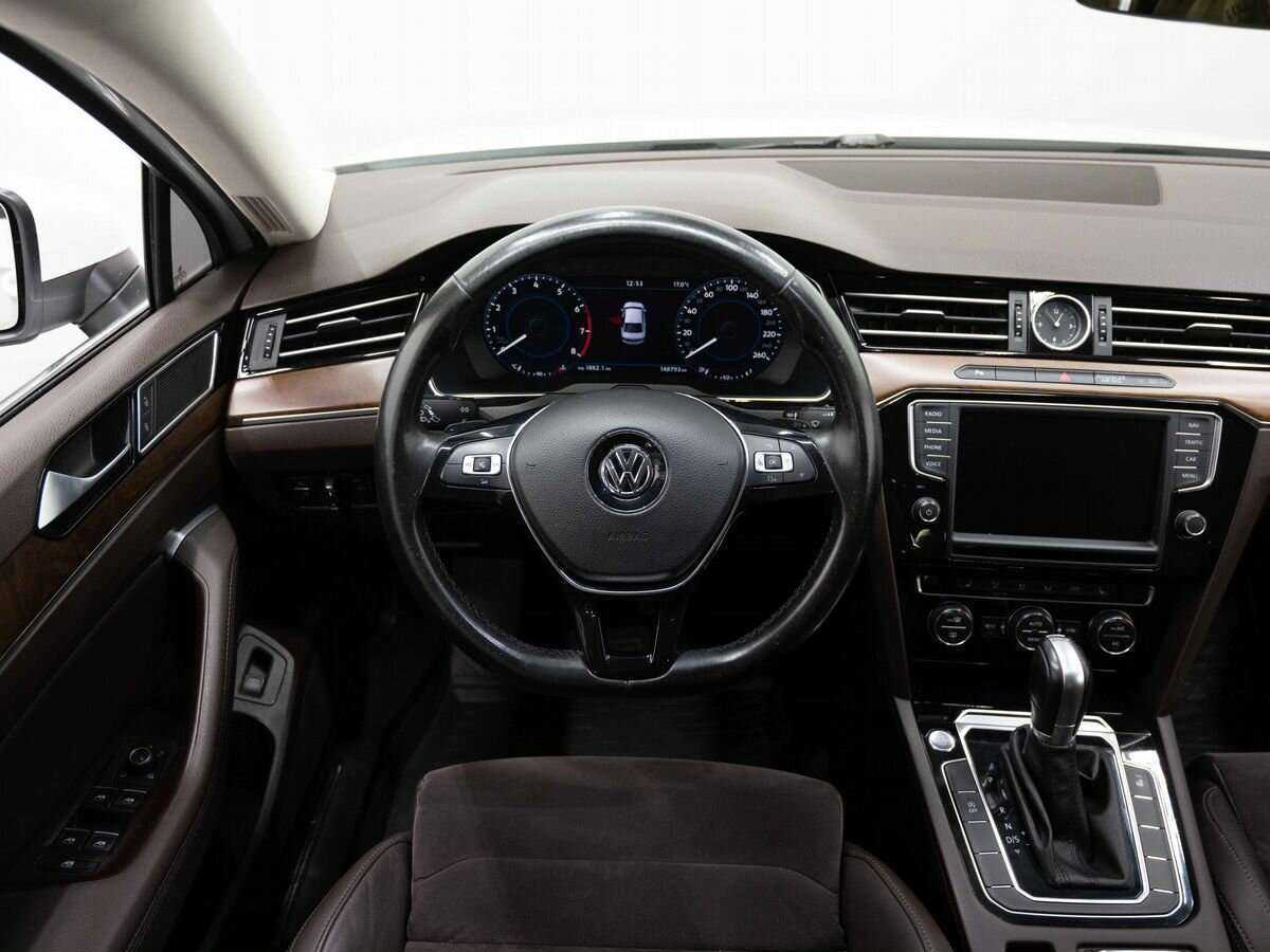Volkswagen Passat 2016 года с пробегом. Фото: #12