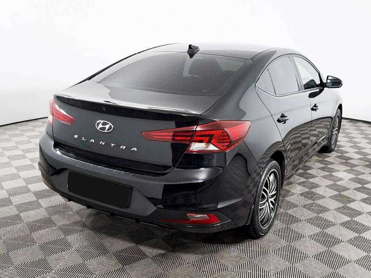 Hyundai Elantra 2019 года с пробегом. Фото: #3