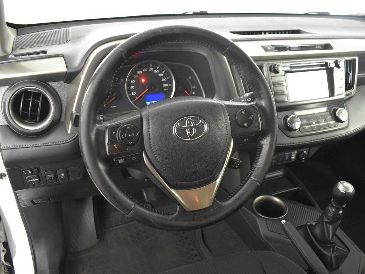 Toyota RAV4 2015 года с пробегом. Фото: #9