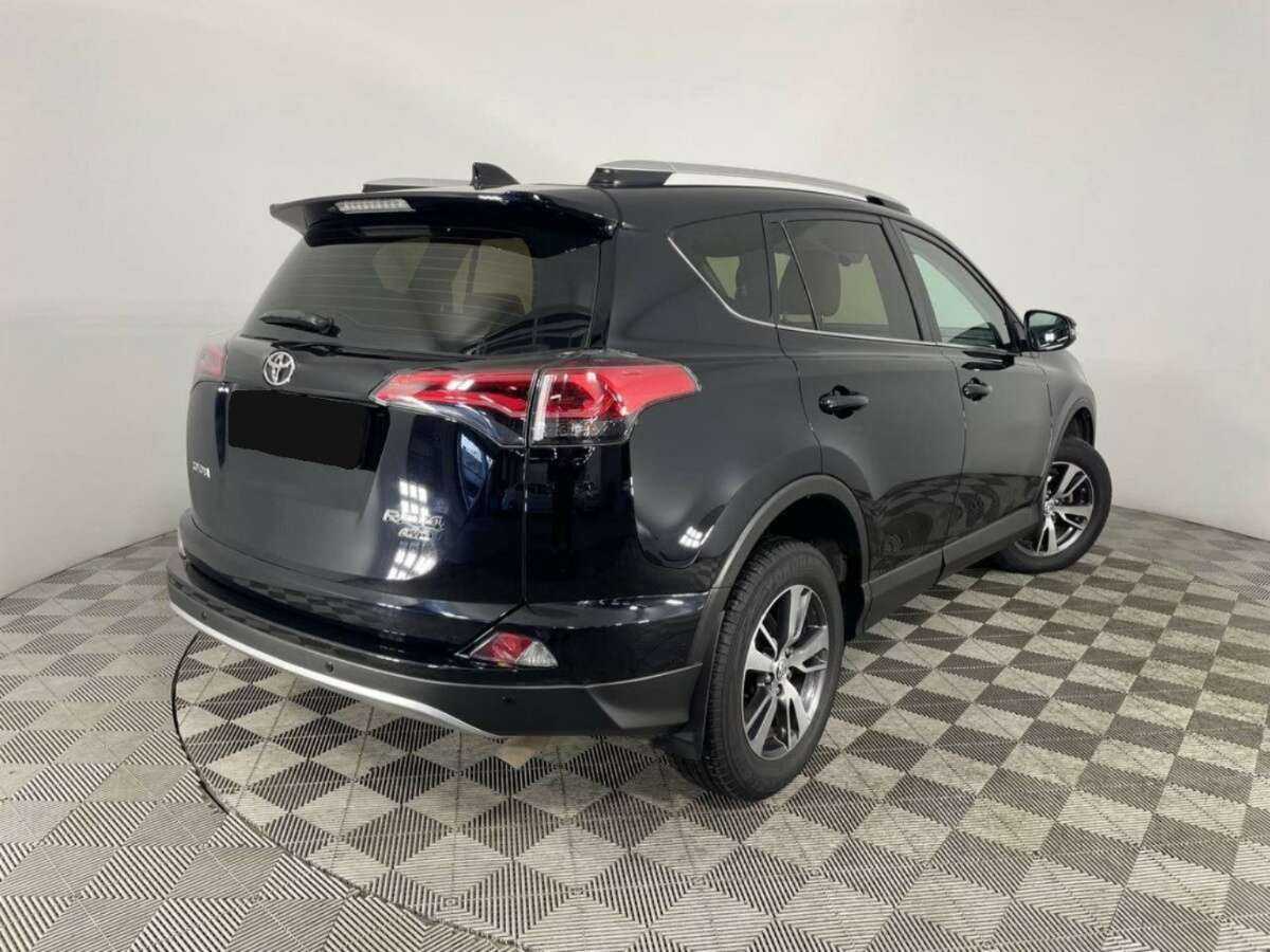 Toyota RAV4 2018 года с пробегом. Фото: #5