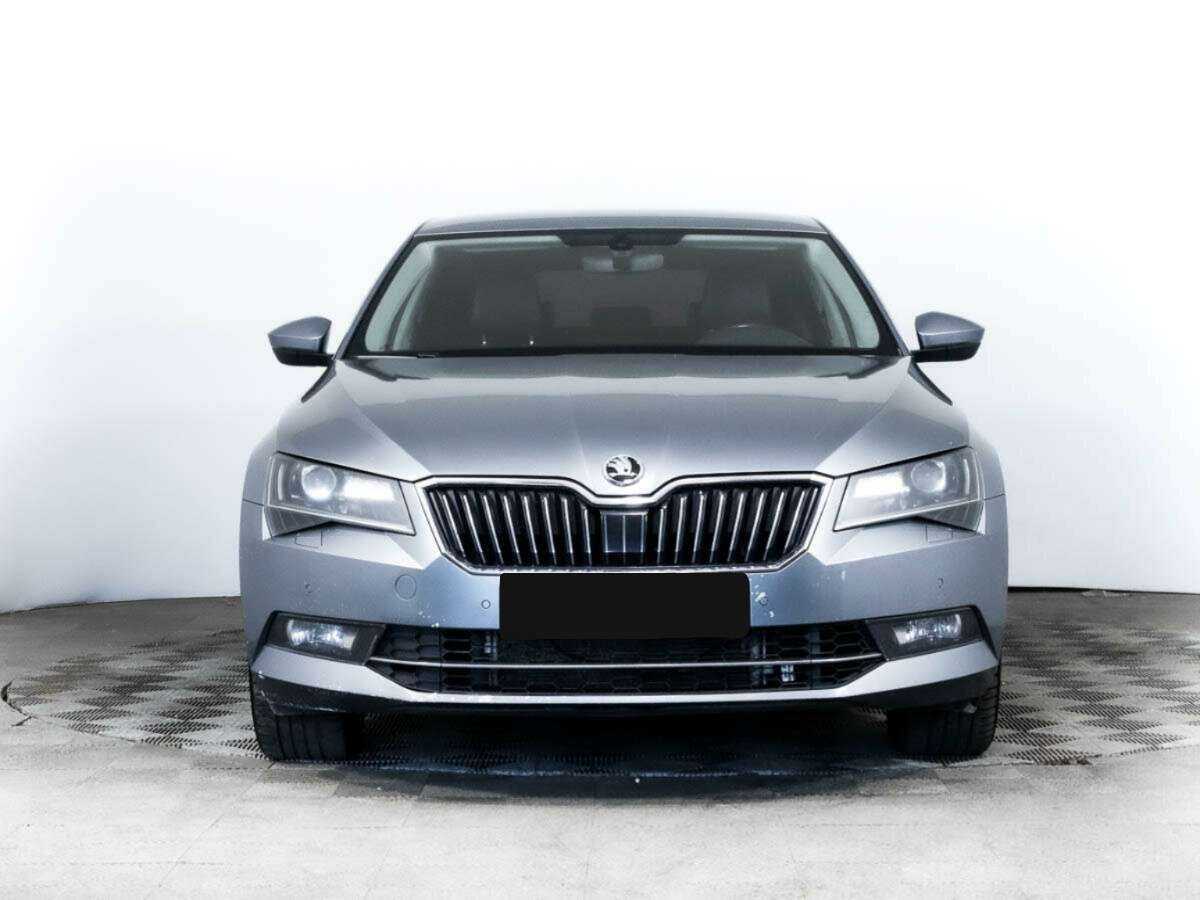 Skoda Superb 2019 года с пробегом. Посмотреть фото