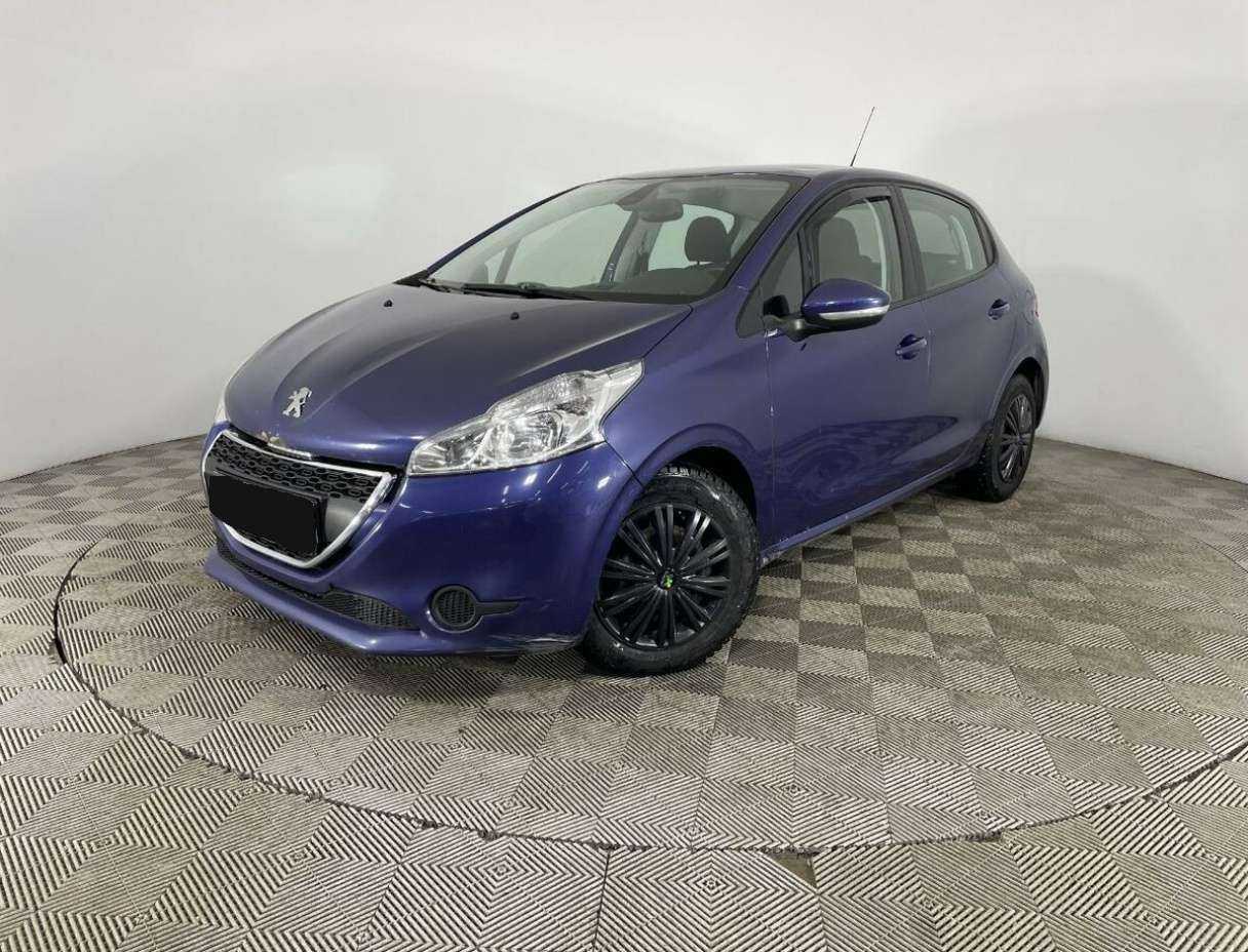 Peugeot 208 2014 года с пробегом. Посмотреть фото