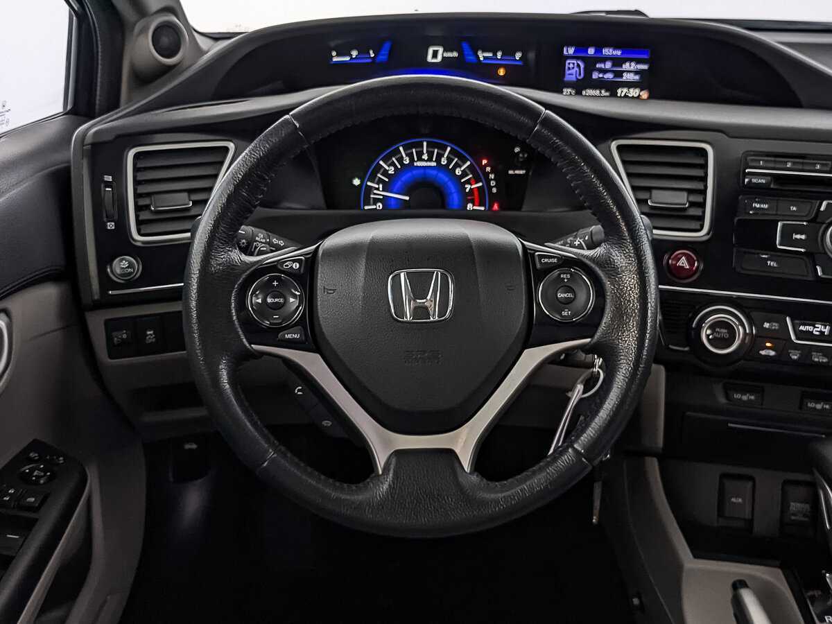 Honda Civic 2013 года с пробегом. Фото: #20