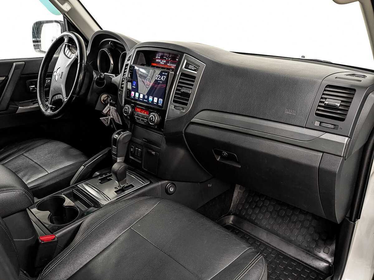 Mitsubishi Pajero 2015 года с пробегом. Фото: #12