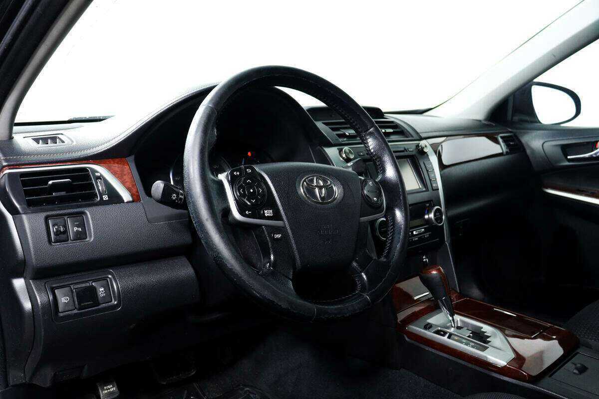 Toyota Camry 2012 года с пробегом. Фото: #12