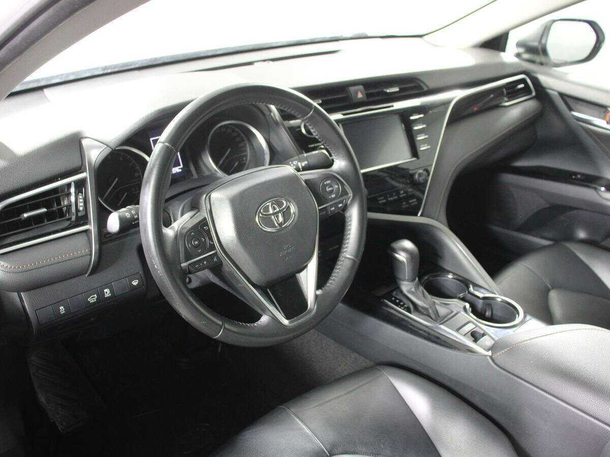Toyota Camry 2020 года с пробегом. Фото: #13