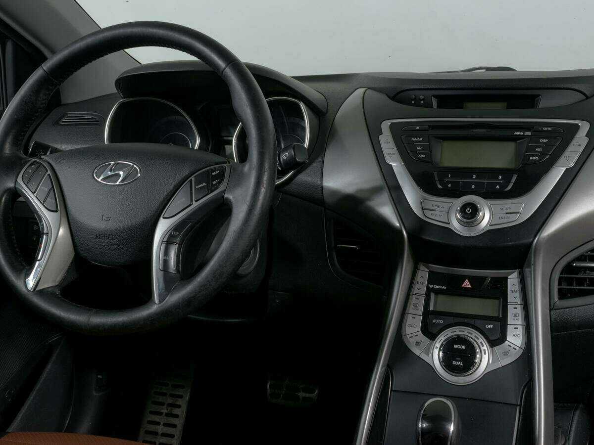 Hyundai Elantra 2012 года с пробегом. Фото: #10