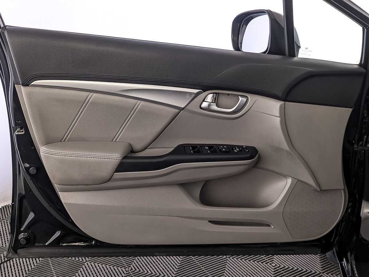 Honda Civic 2013 года с пробегом. Фото: #17