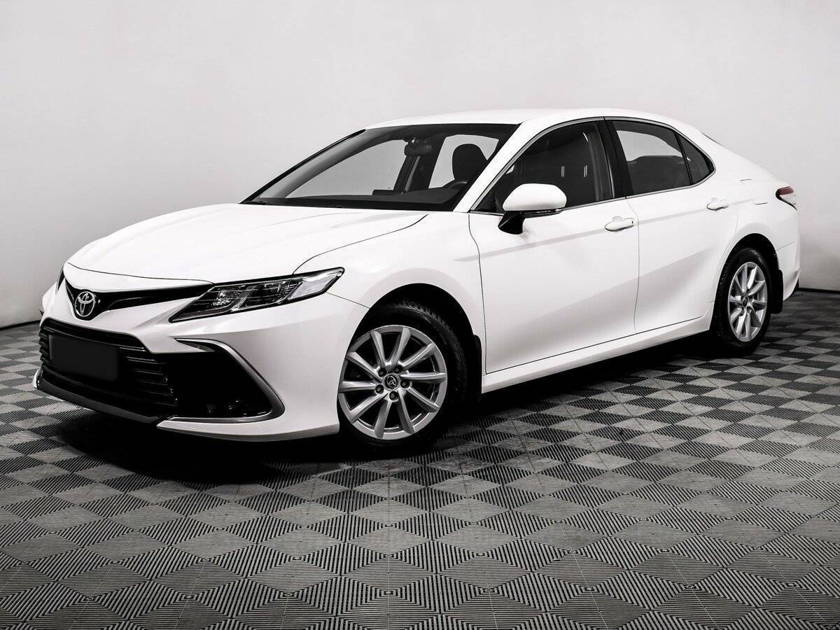Toyota Camry 2021 года с пробегом. Посмотреть фото