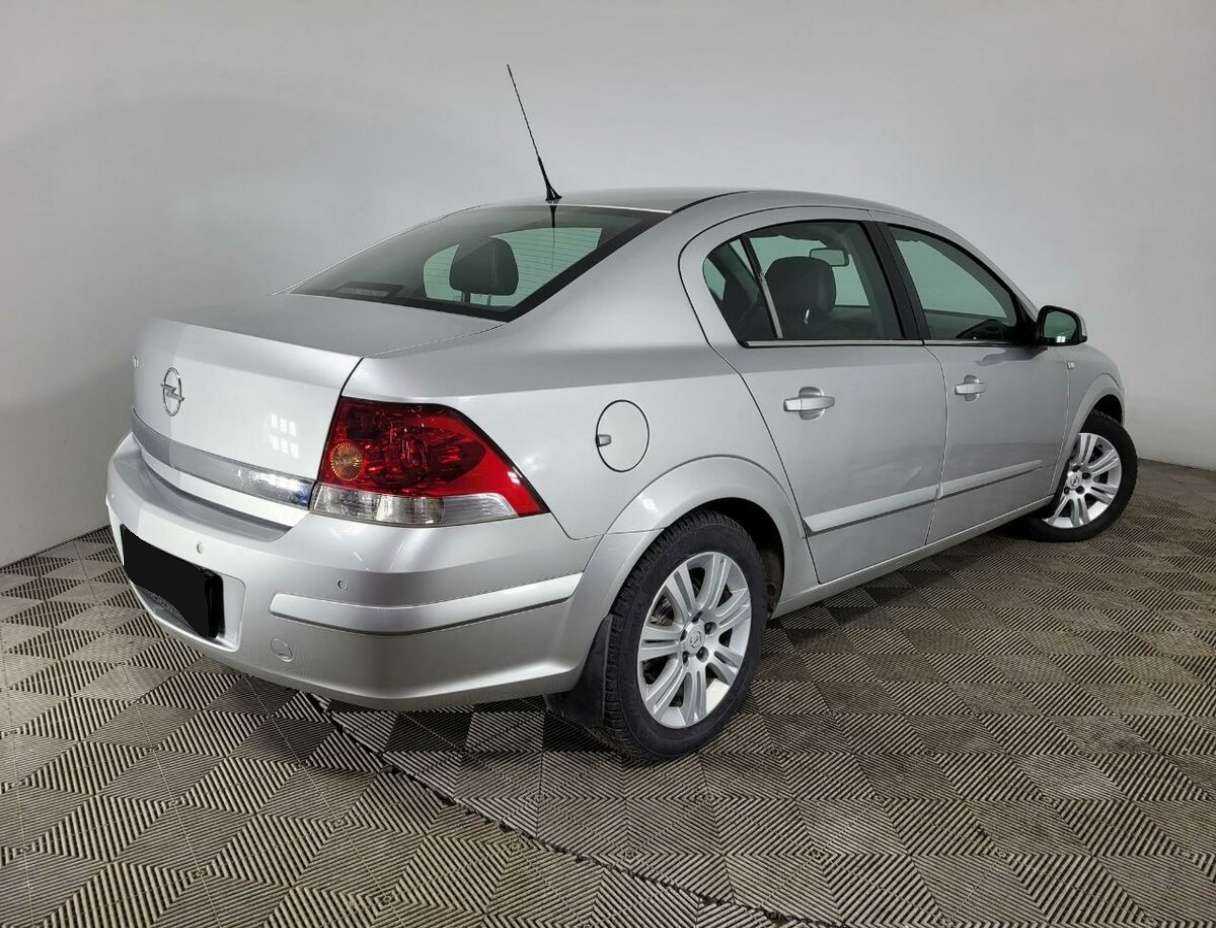 Opel Astra 2012 года с пробегом. Фото: #5
