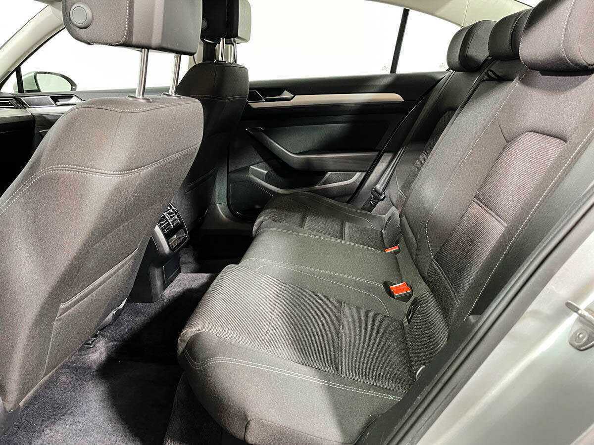 Volkswagen Passat 2016 года с пробегом. Фото: #9