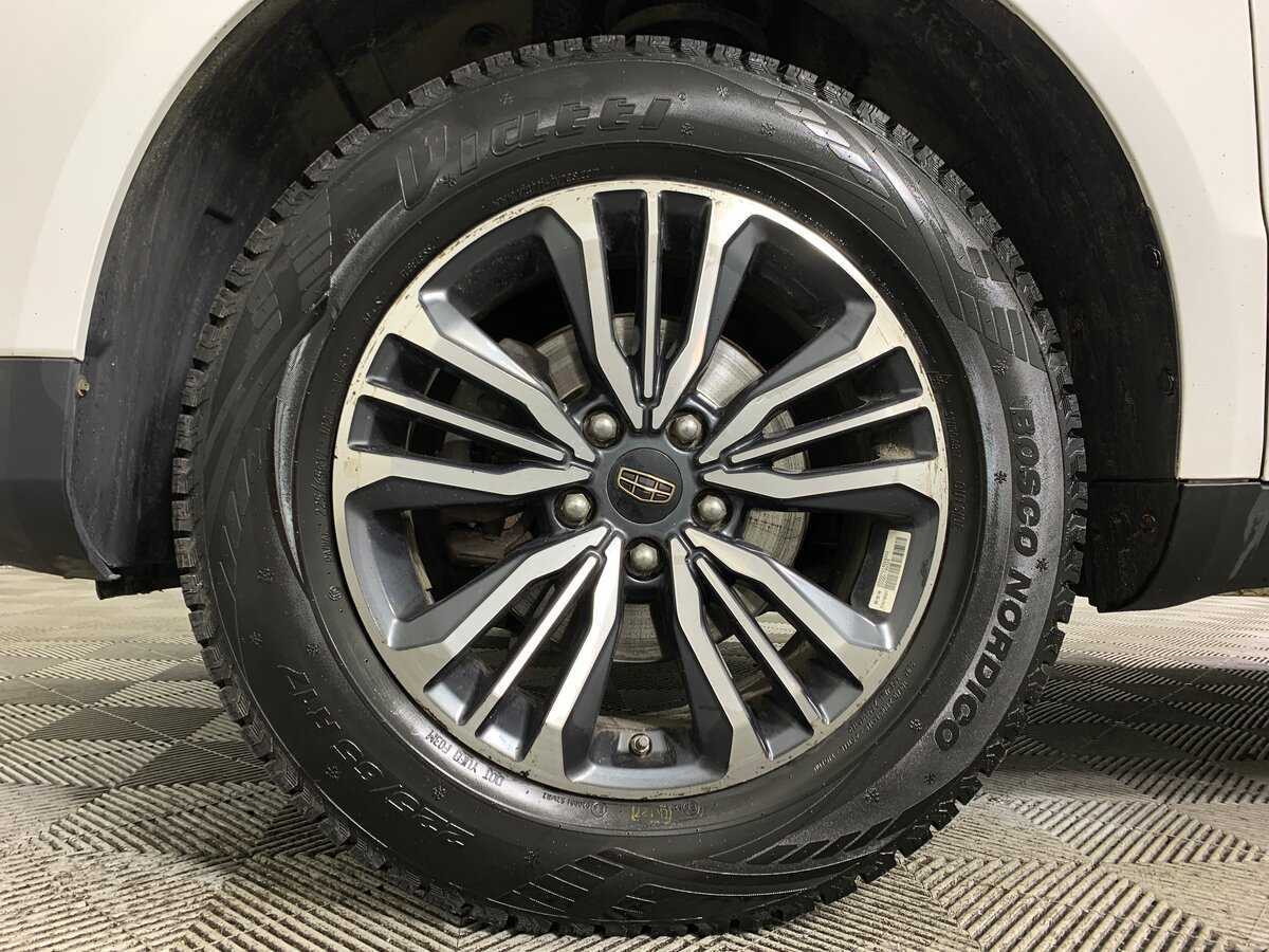 Geely Emgrand X7 2020 года с пробегом. Фото: #8