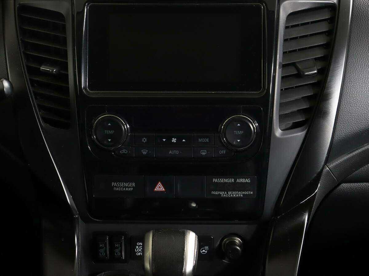 Mitsubishi Pajero Sport 2017 года с пробегом. Фото: #11
