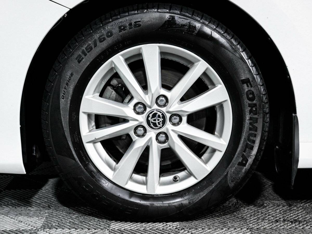 Toyota Camry 2018 года с пробегом. Фото: #14