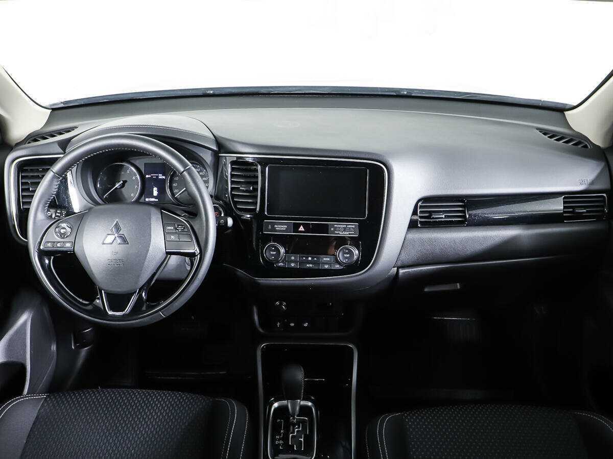 Mitsubishi Outlander 2020 года с пробегом. Фото: #10