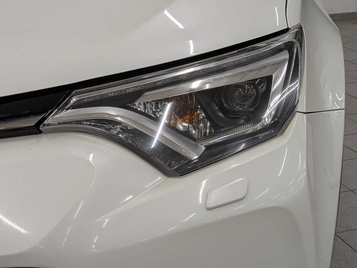 Toyota RAV4 2017 года с пробегом. Фото: #10