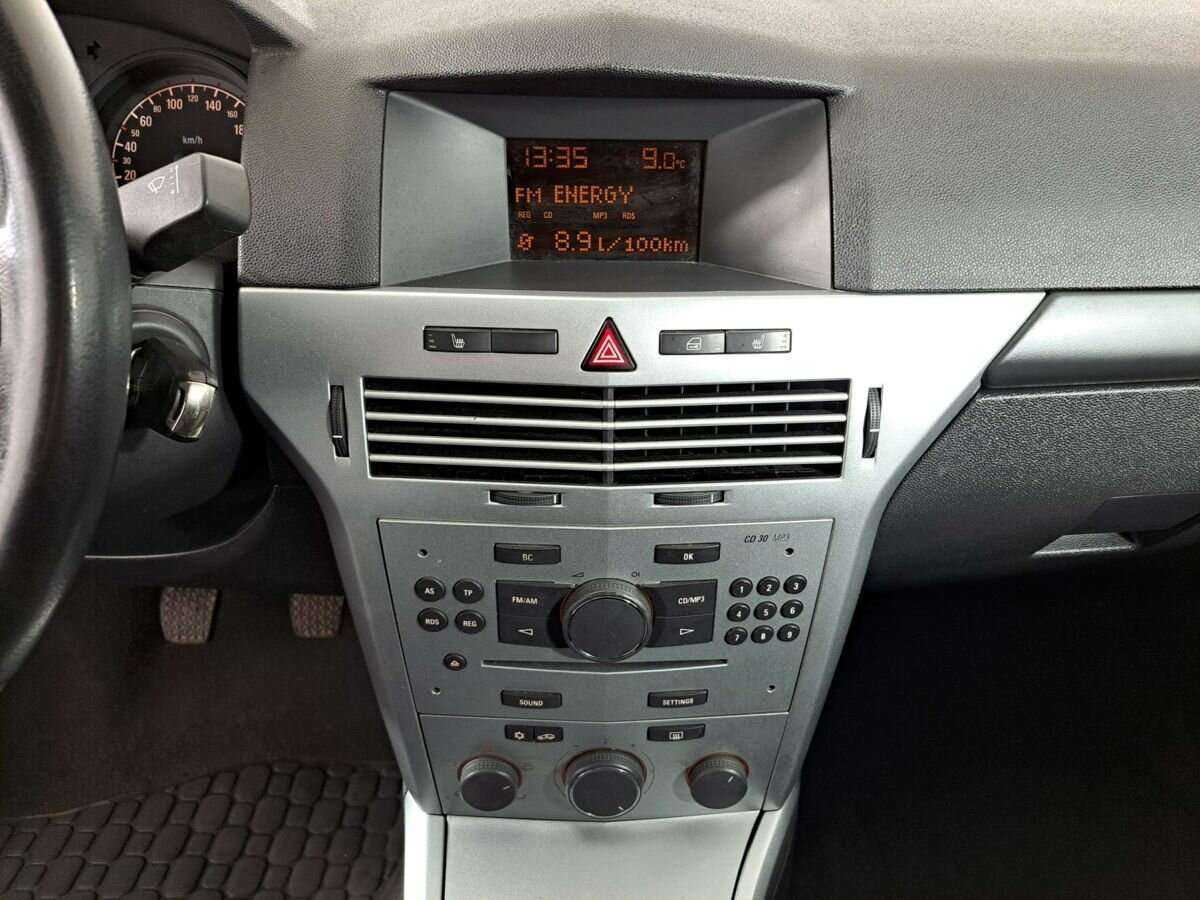 Opel Astra 2012 года с пробегом. Фото: #12