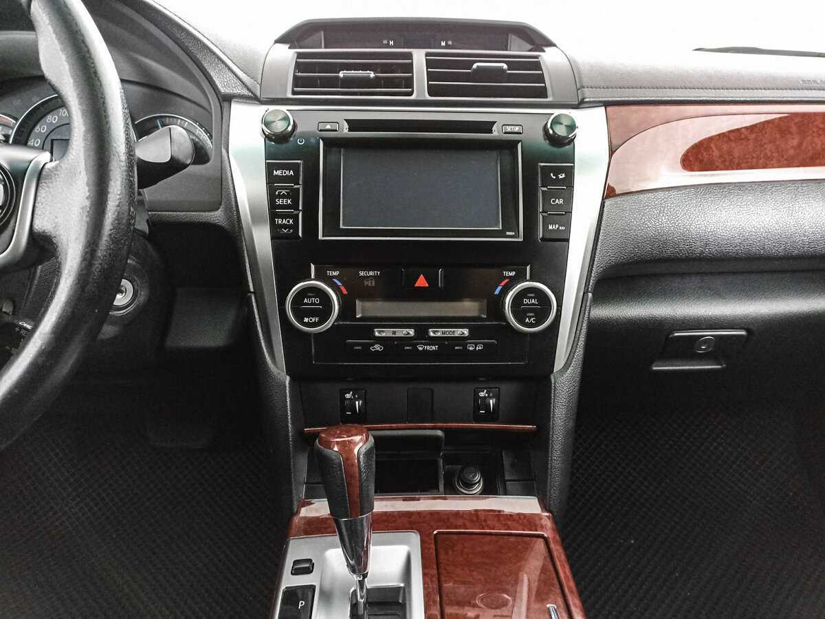 Toyota Camry 2012 года с пробегом. Фото: #12