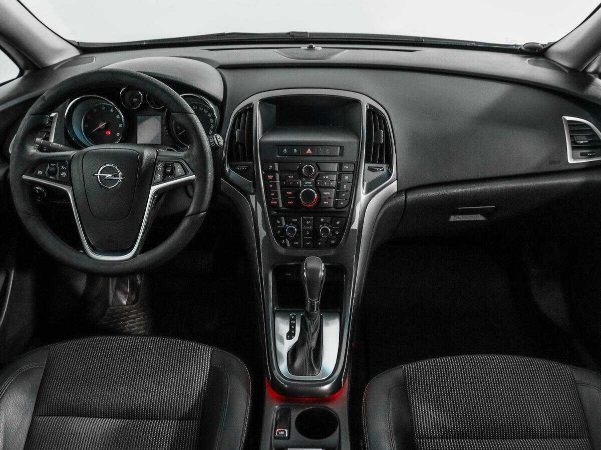 Opel Astra 2013 года с пробегом. Фото: #11