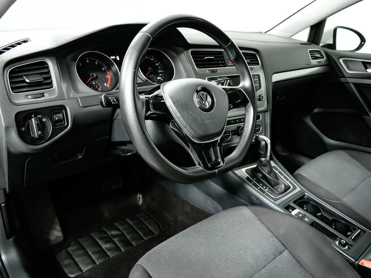 Volkswagen Golf 2015 года с пробегом. Фото: #12