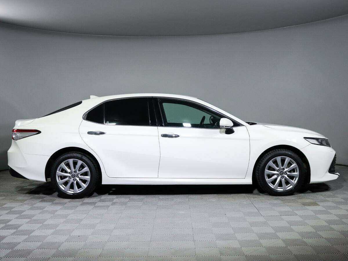 Toyota Camry 2018 года с пробегом. Фото: #3