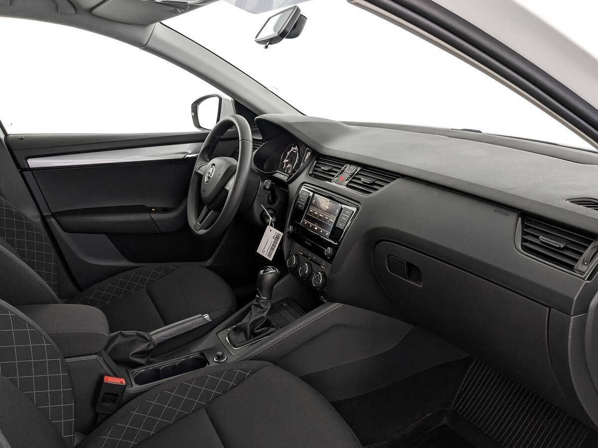 Skoda Octavia 2019 года с пробегом. Фото: #12