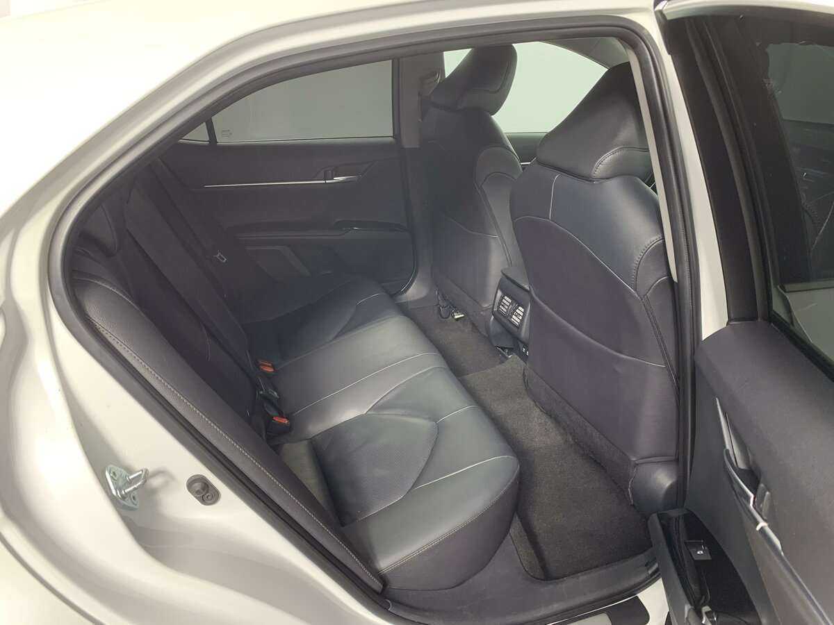 Toyota Camry 2020 года с пробегом. Фото: #15