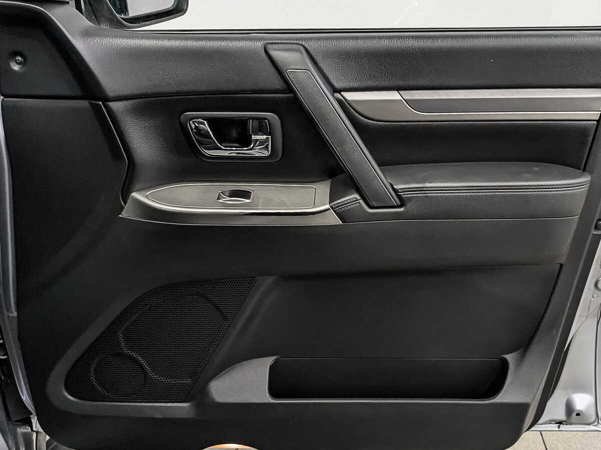 Mitsubishi Pajero 2014 года с пробегом. Фото: #23