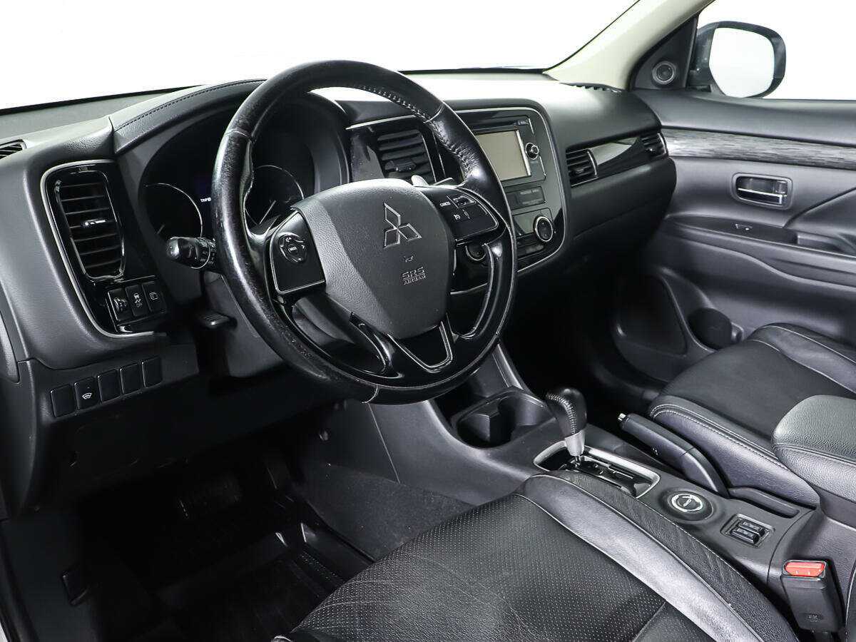Mitsubishi Outlander 2015 года с пробегом. Фото: #12