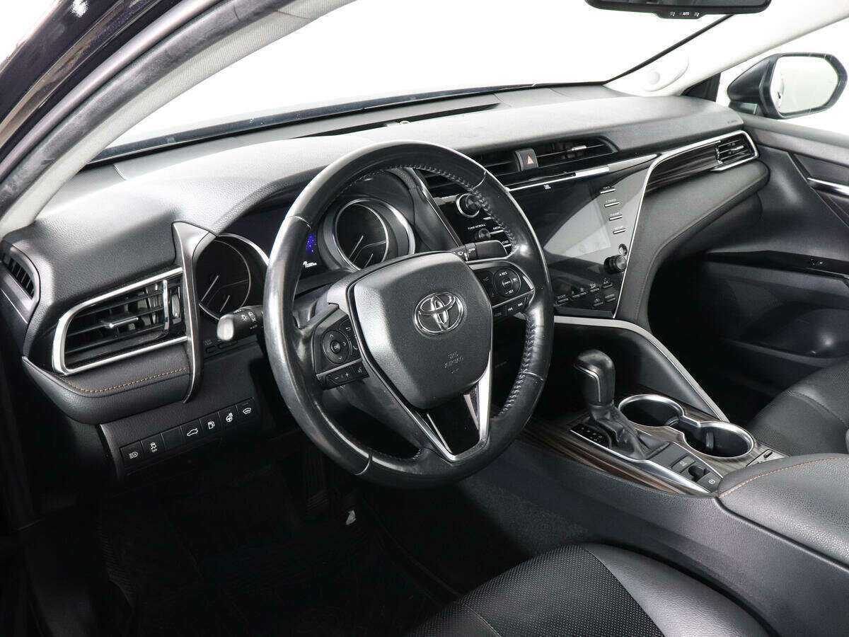 Toyota Camry 2018 года с пробегом. Фото: #8