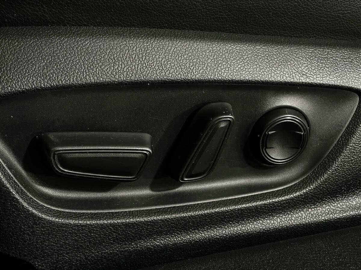 Toyota Camry 2018 года с пробегом. Фото: #13