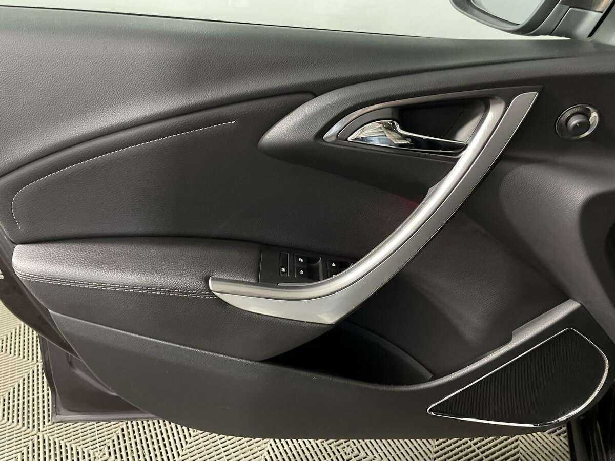 Opel Astra 2012 года с пробегом. Фото: #7