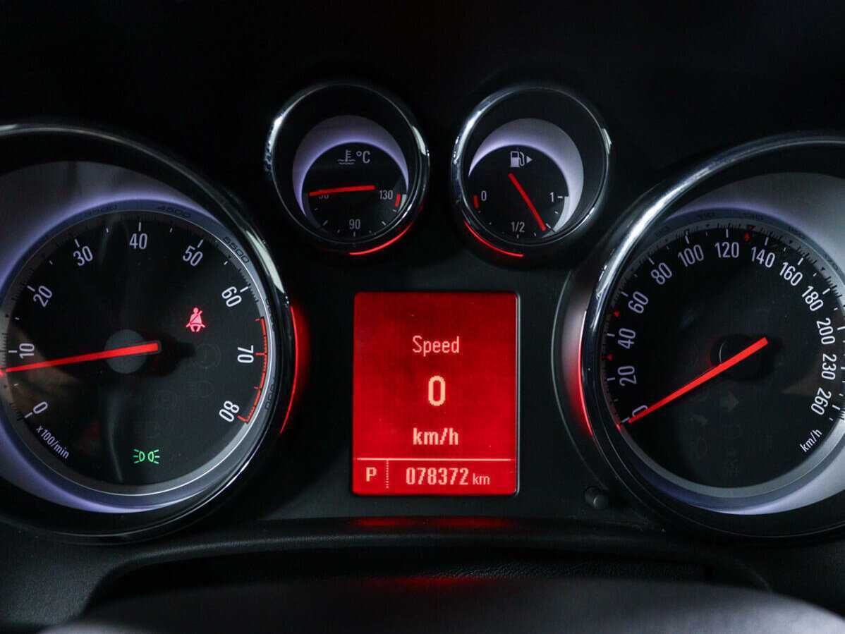 Opel Astra 2014 года с пробегом. Фото: #10