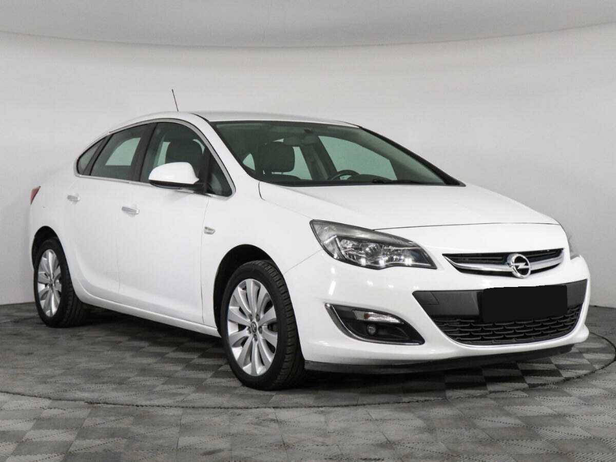 Opel Astra 2013 года с пробегом. Фото: #2