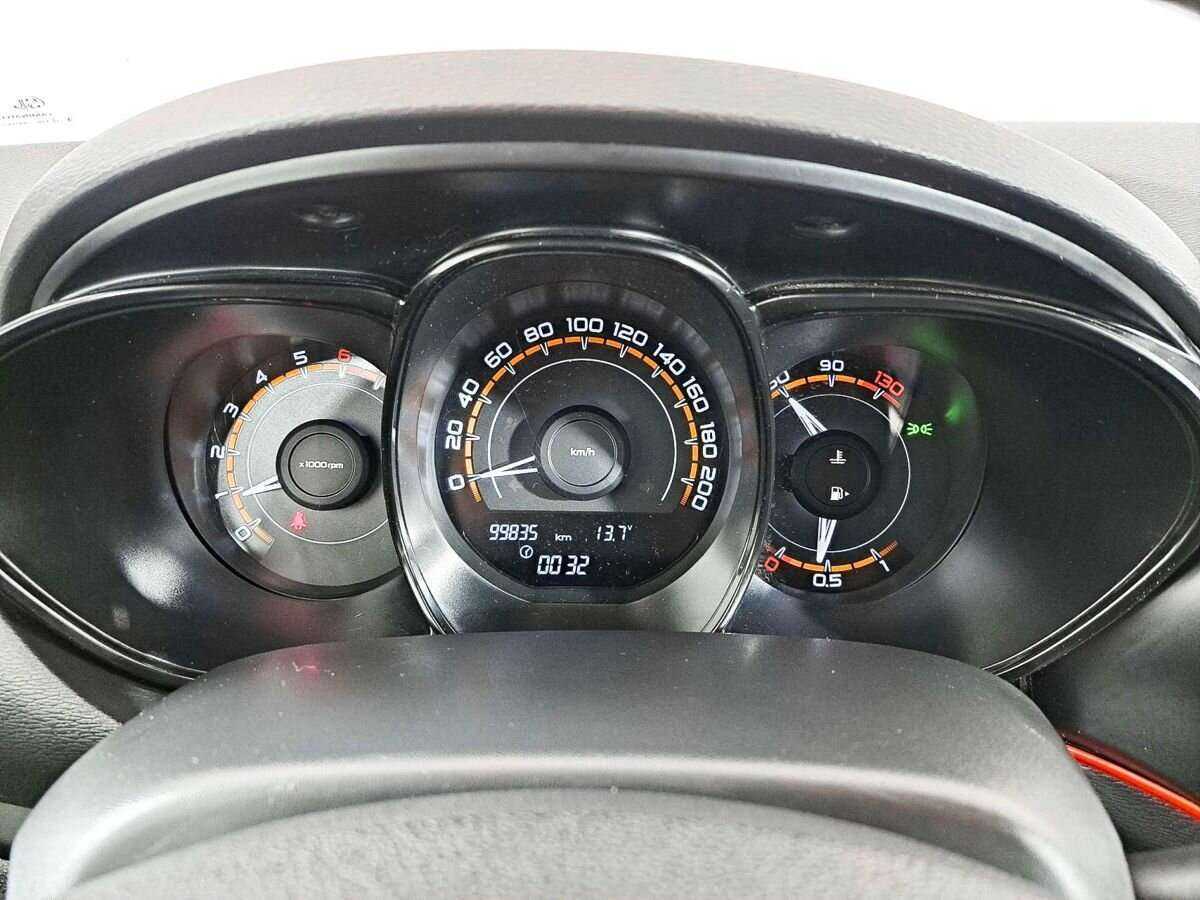 Lada (ВАЗ) Vesta 2018 года с пробегом. Фото: #10