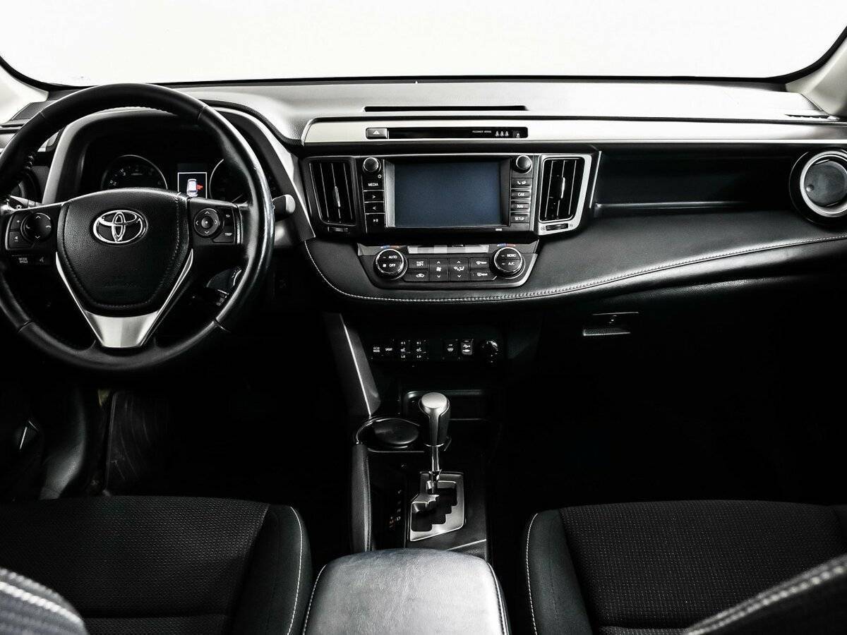 Toyota RAV4 2017 года с пробегом. Фото: #10