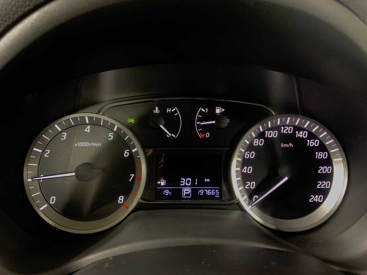 Nissan Tiida 2015 года с пробегом. Фото: #14