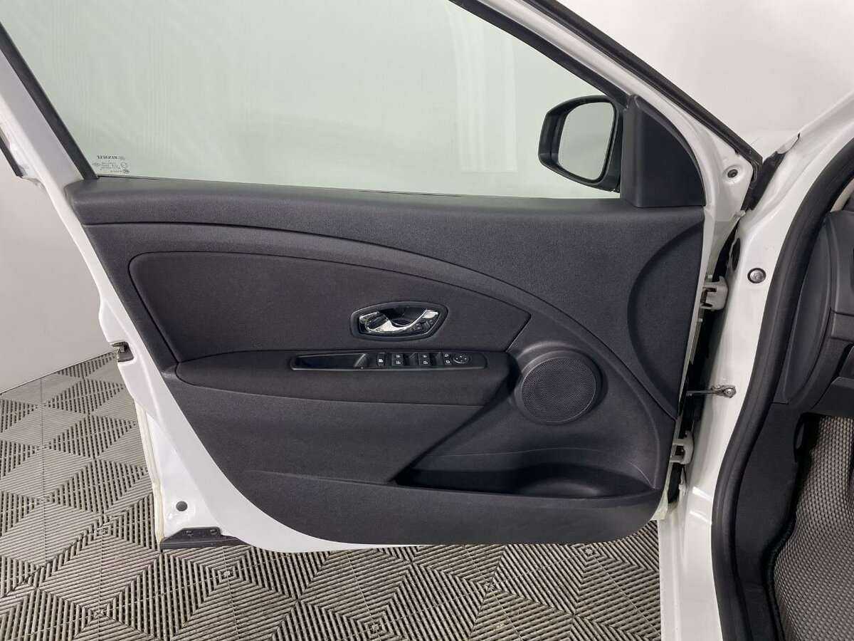 Renault Fluence 2015 года с пробегом. Фото: #7