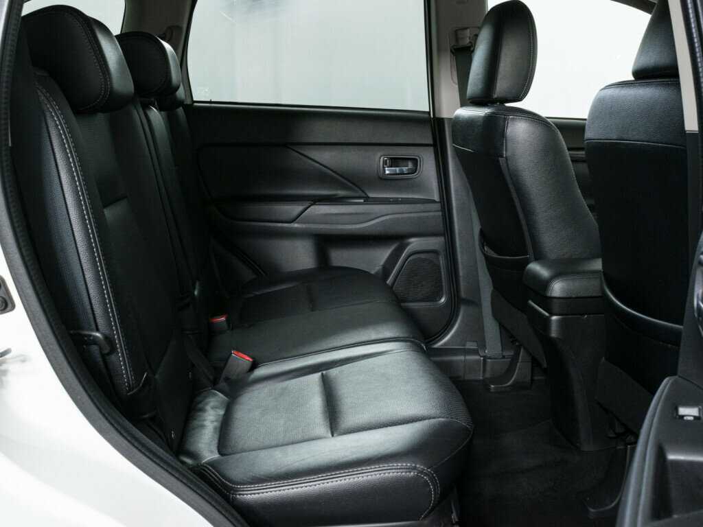 Mitsubishi Outlander 2015 года с пробегом. Фото: #9